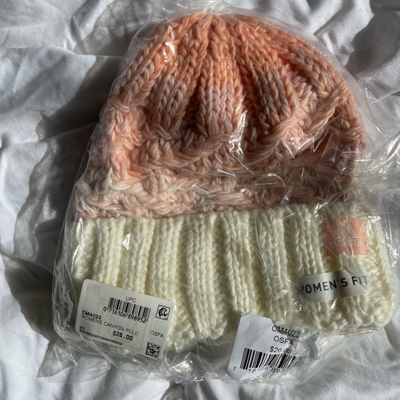 NWT pink and white adidas beanie - Picture 1 of 4